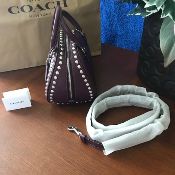 Coach Sydney Crossbody Doctor's Riveted Satchel 👜 - Picture 2 of 8